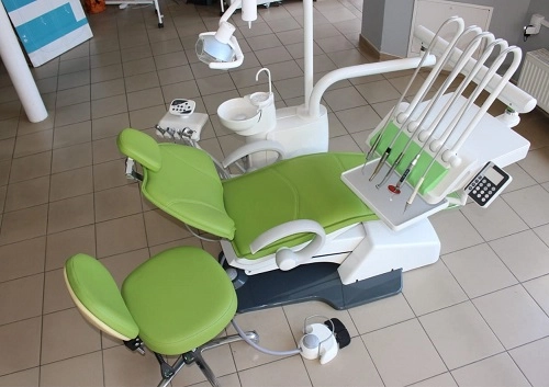 zielony fotel dentystyczny